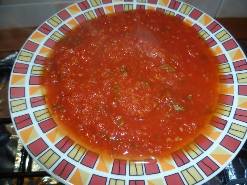 Aromatic tomato paste