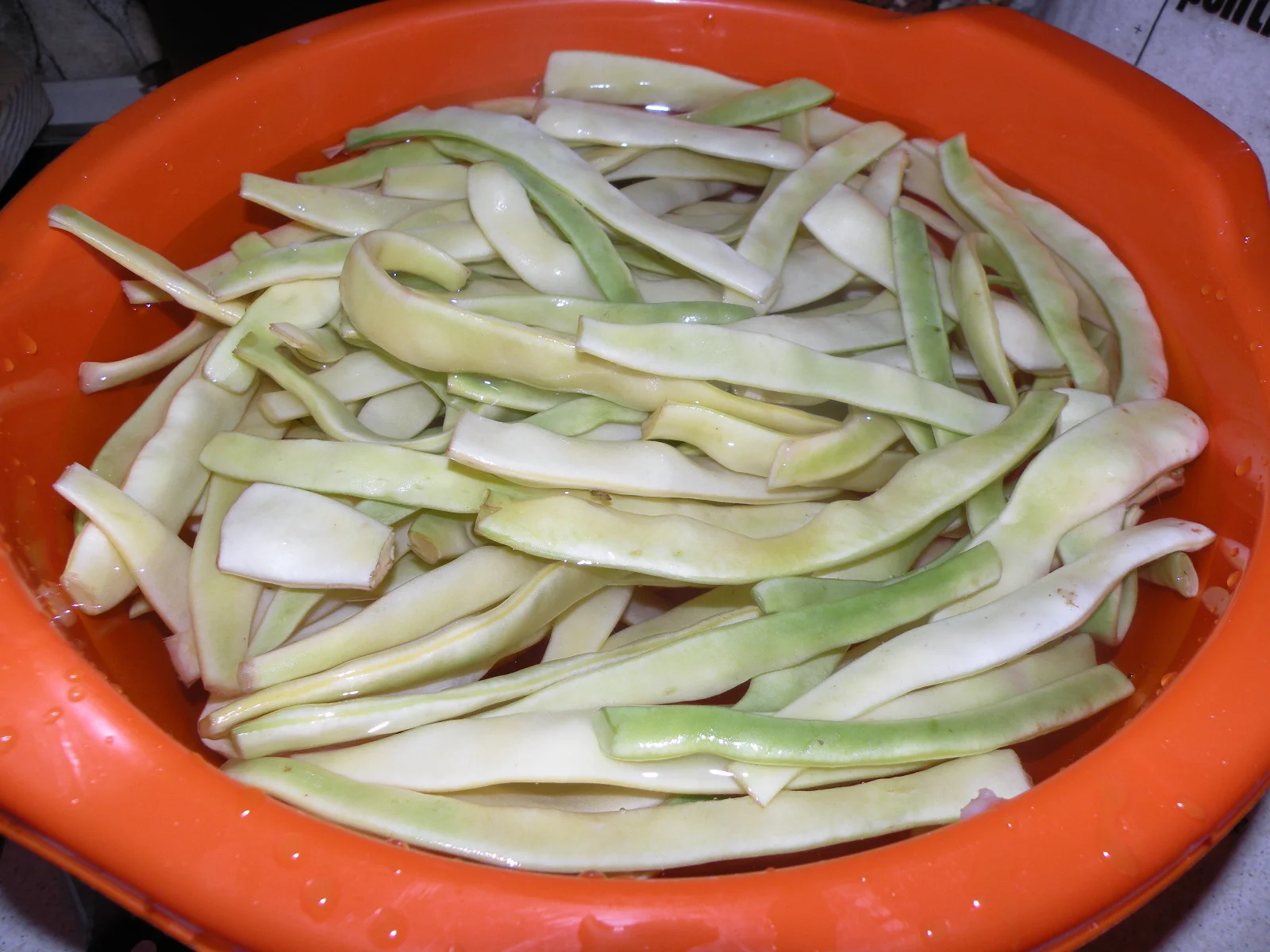 Bean soup with smoked meat