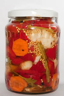 Peppers and cauliflower in vinegar