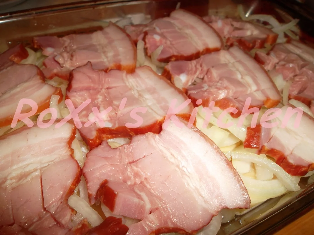 Oven-baked potatoes with kaiser