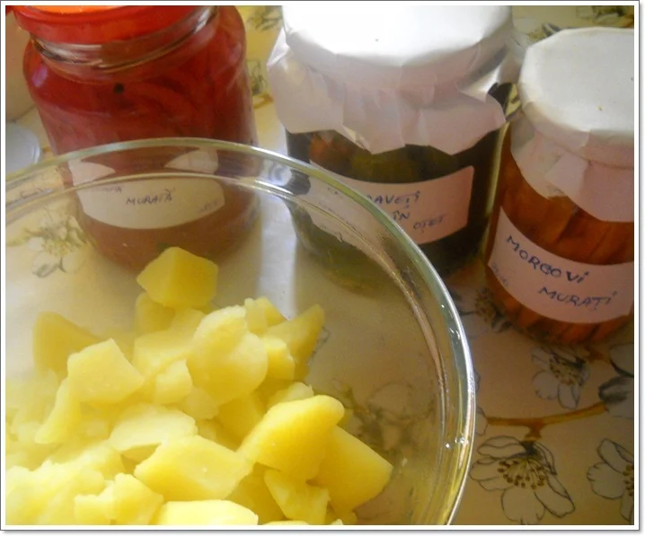 Potato salad with pickled onions