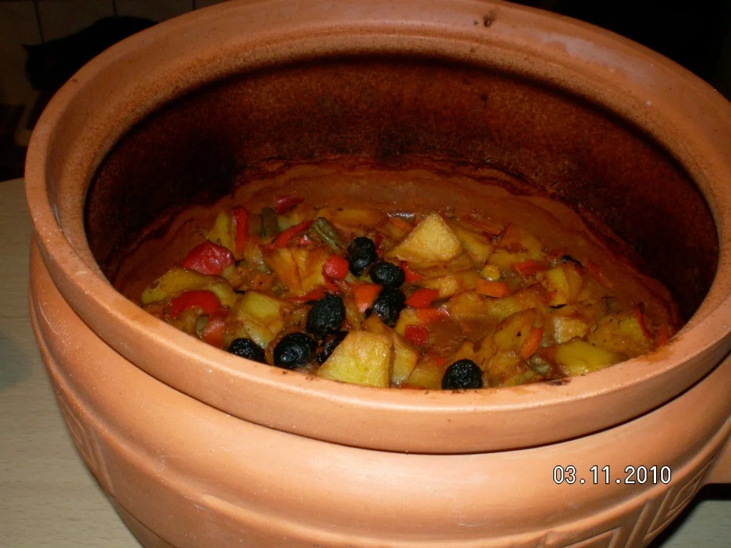 Potato stew in a Roman pot