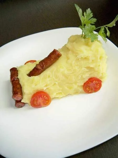 Mashed potatoes with sausage (or recipe for kids)