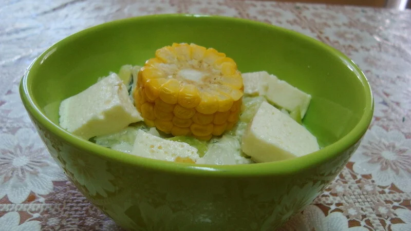 Cabbage and zucchini salad with tzatziki sauce