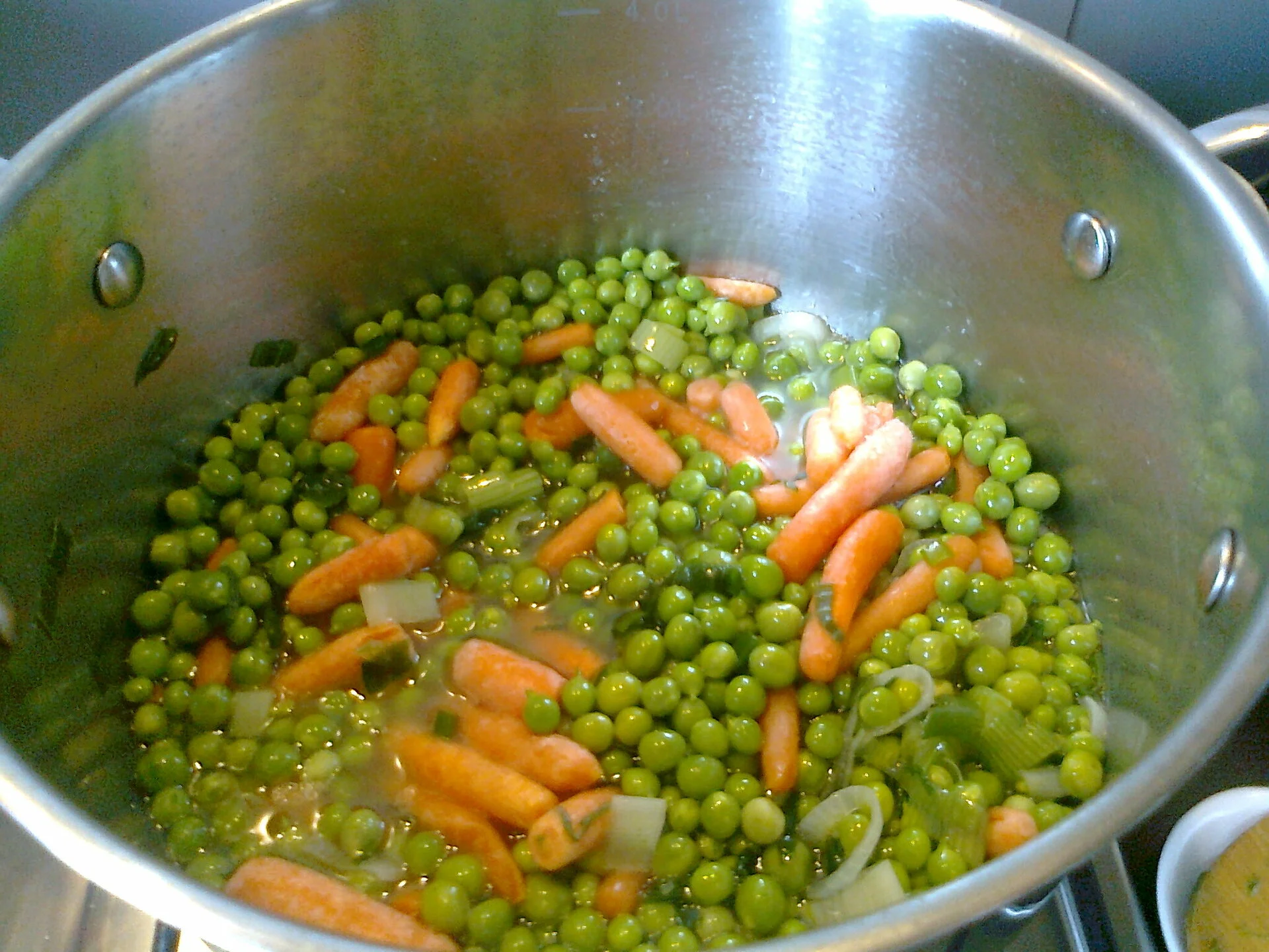 Peas with baby carrots and white sausages (Bratwursti!)!