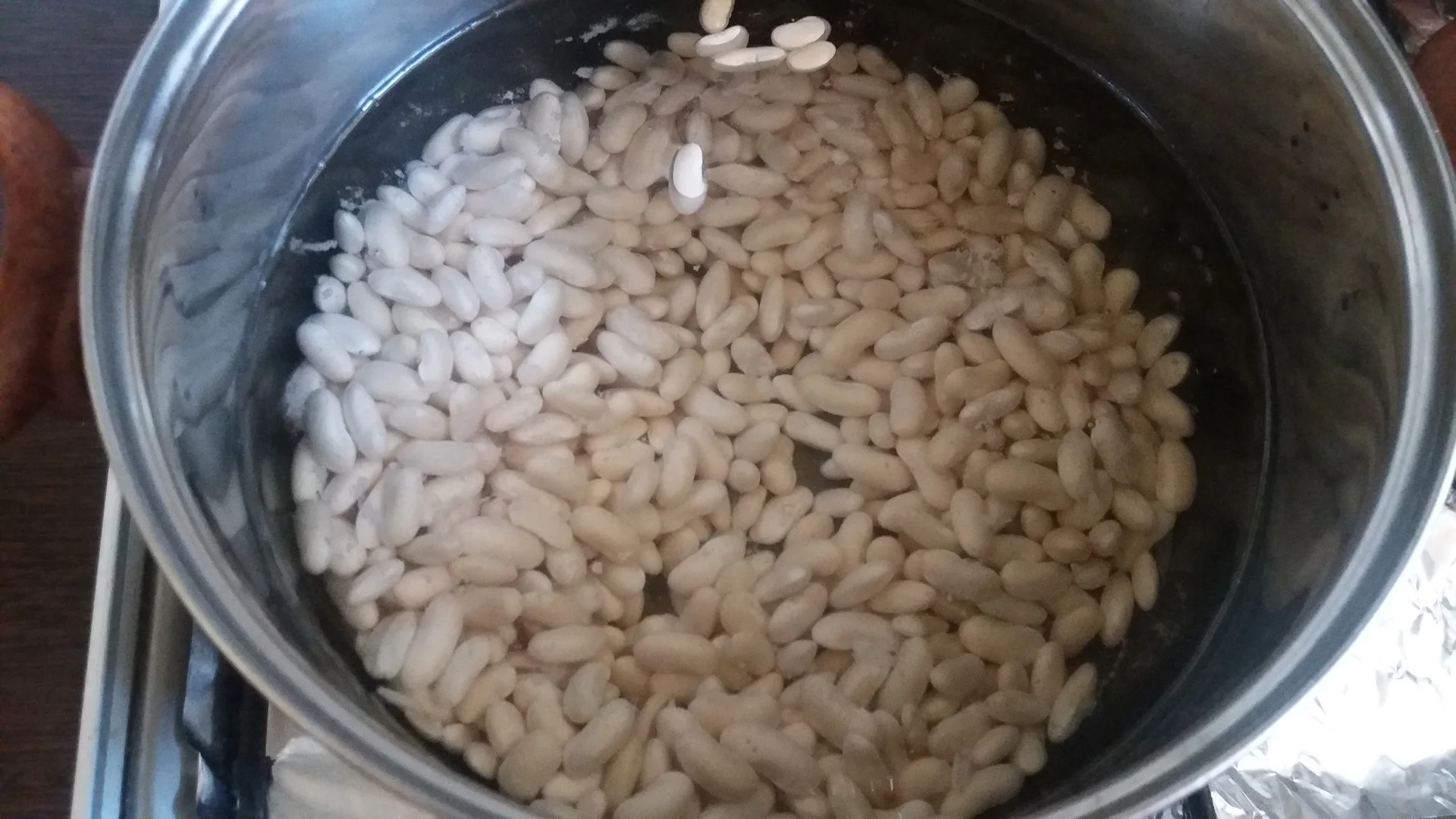 Bean soup with smoked meat