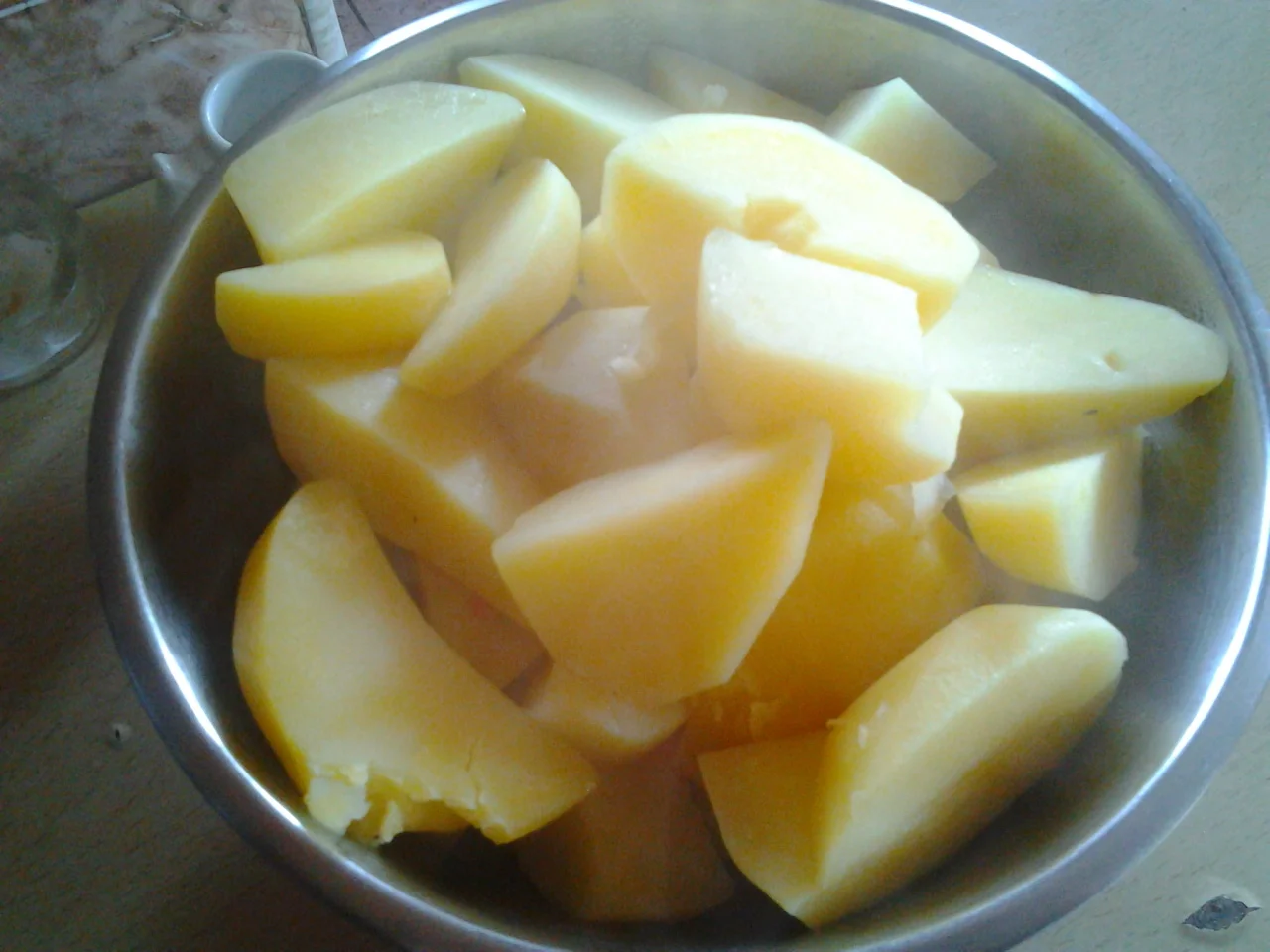 Crispy crust potatoes with creamy inside