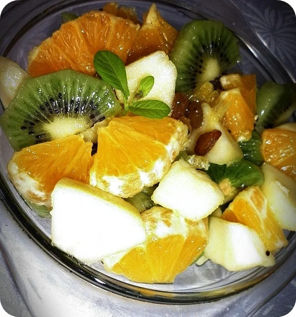 Fruit salad with honey