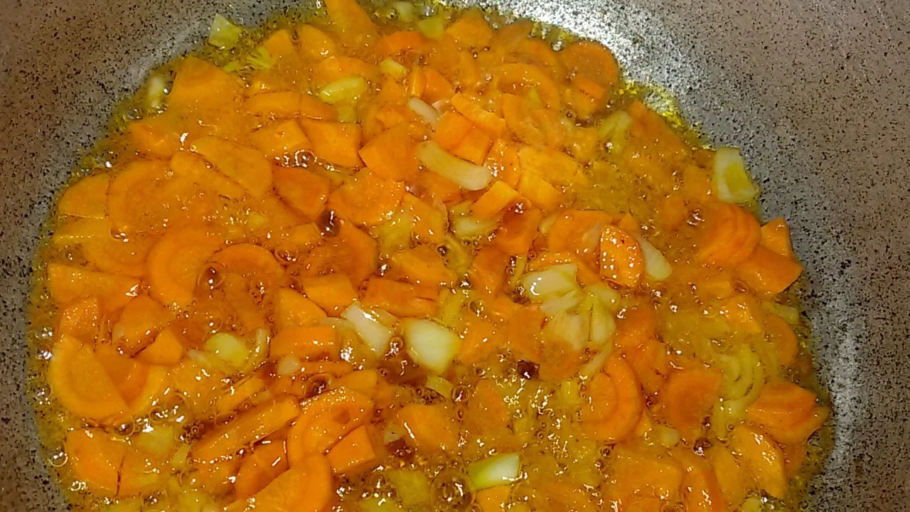 Pea dish with beans and vegetable spread