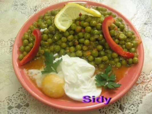 Pea dish with Romanian eggs