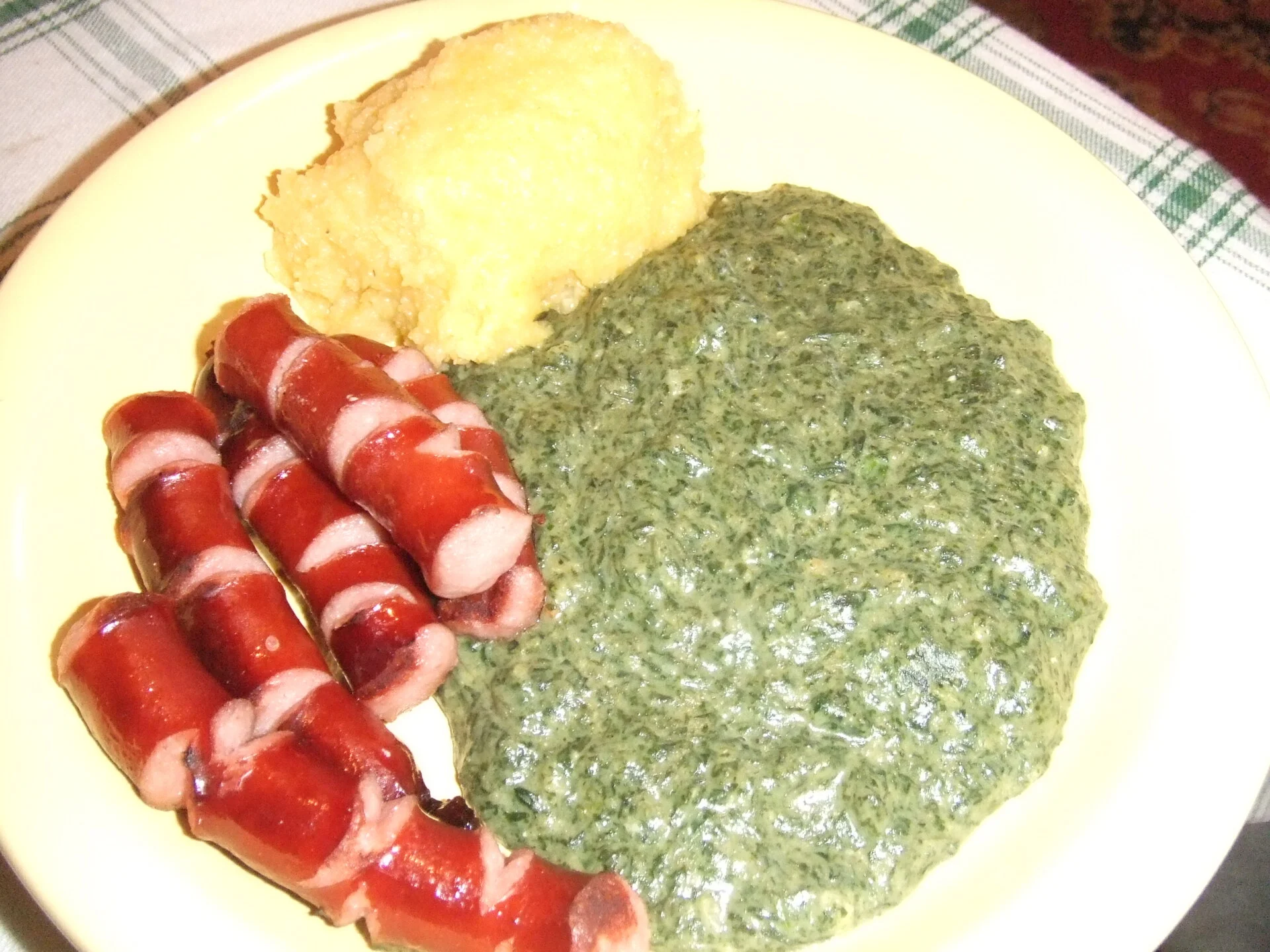 Nettles with sour cream and cabanos