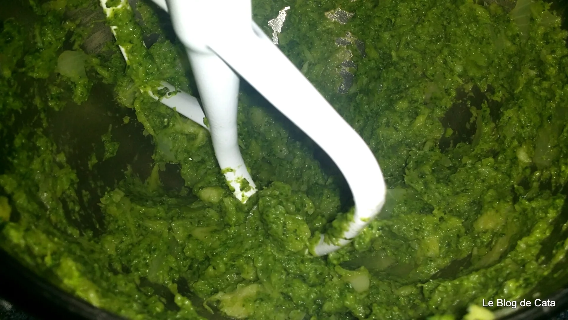 Waffles – Savory waffles with broccoli