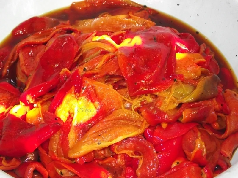 Roasted pepper salad in vinegar for winter