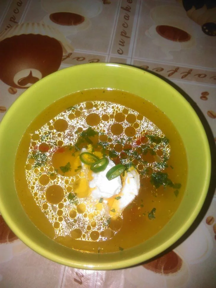 Potato soup with sour cream and hot pepper