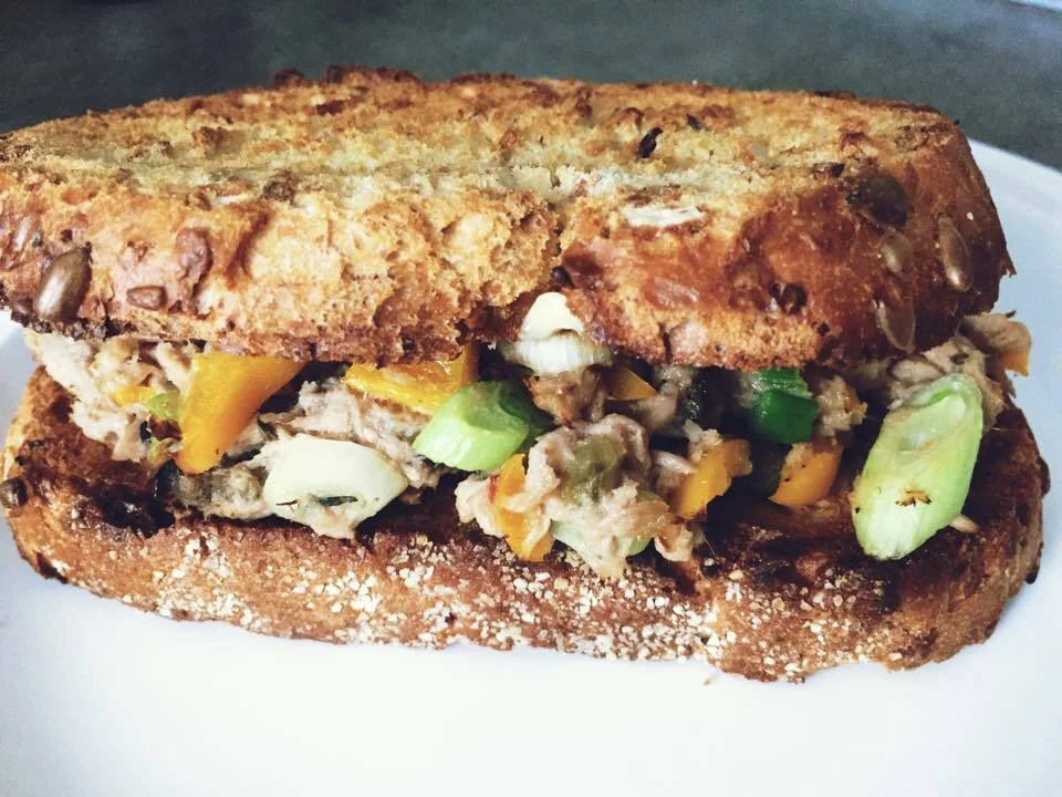 Sandwich with tuna and cheese in Provencal style