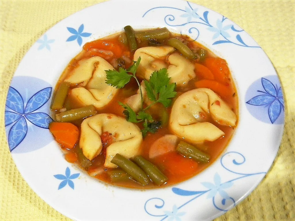 Tortellini and green bean soup