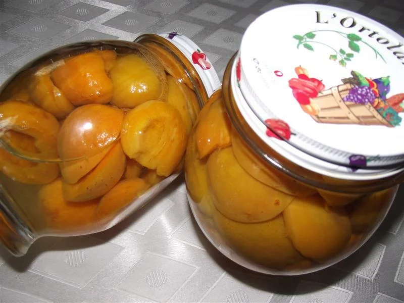 Apricot compote