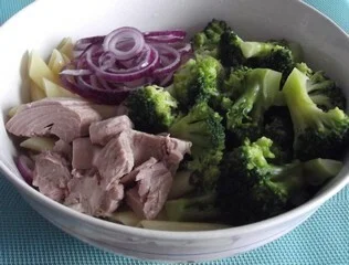 Pasta with tuna and broccoli