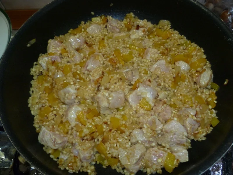 Rice with oven-baked meatballs