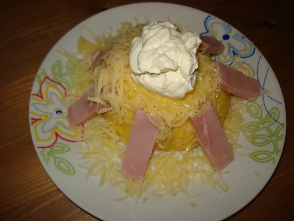 Polenta with cheese and ham