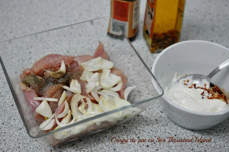 Crispy chicken with Thousand Island dressing