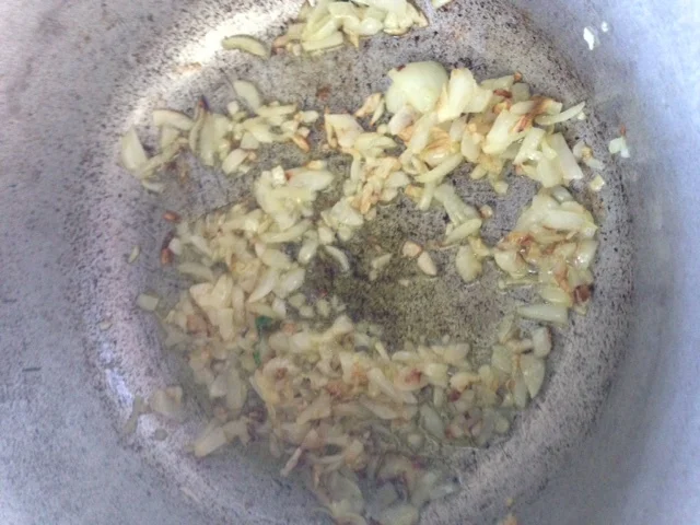 Spicy calamari with pasta