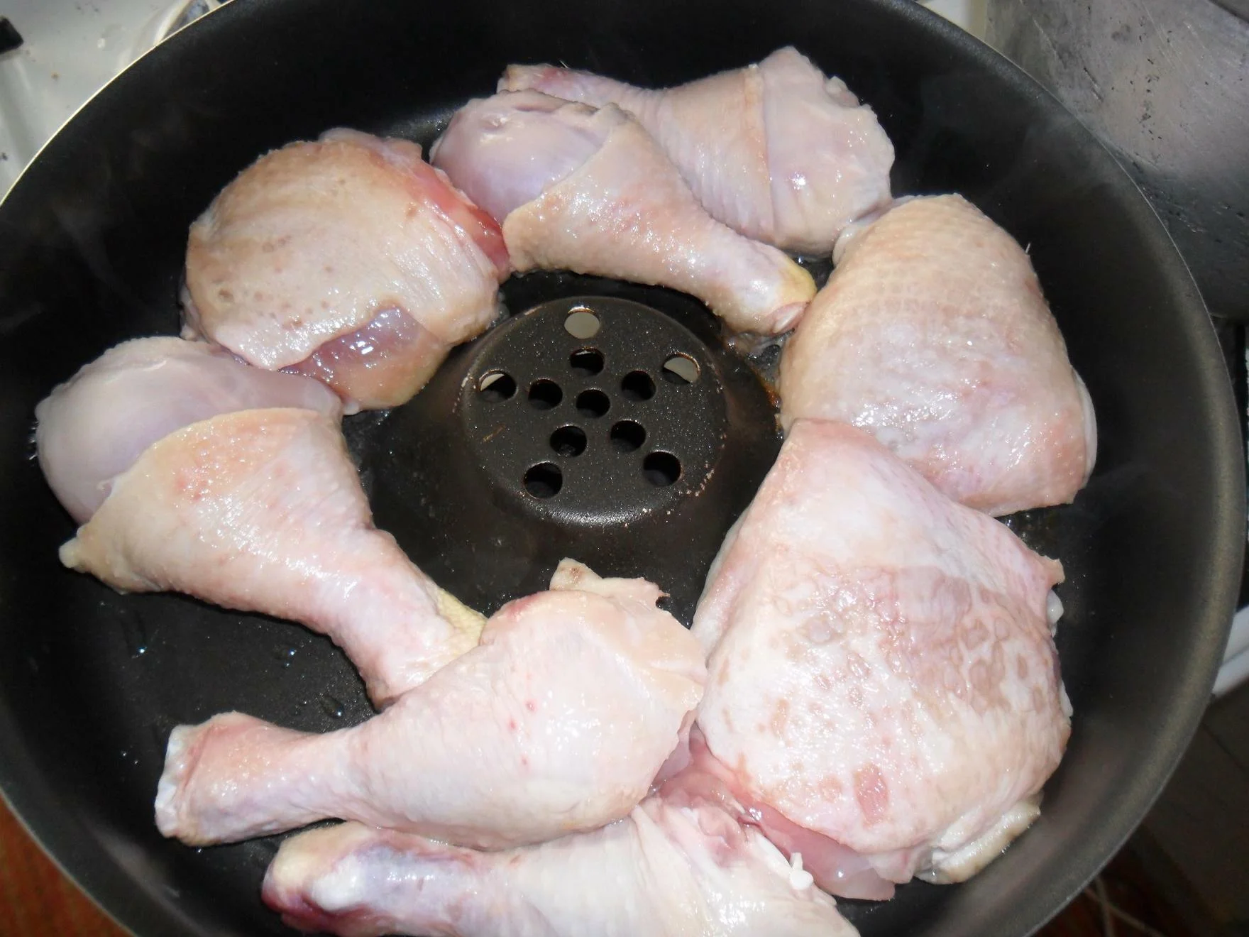 Thighs with tomato sauce