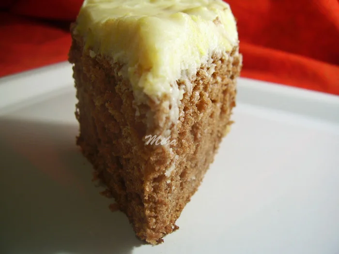 Chocolate cake with cornflakes