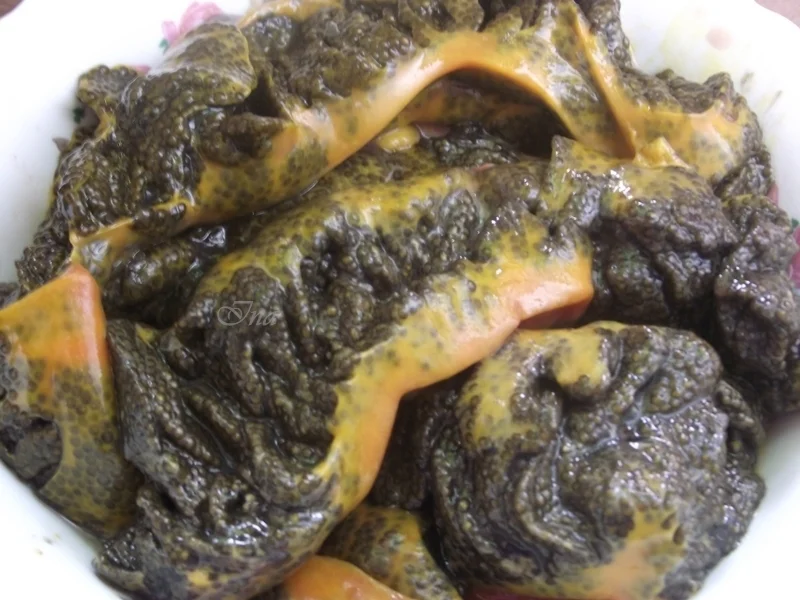 Preparation of black caviar for consumption