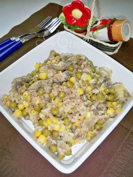 Fragrant rice with vegetables and tuna