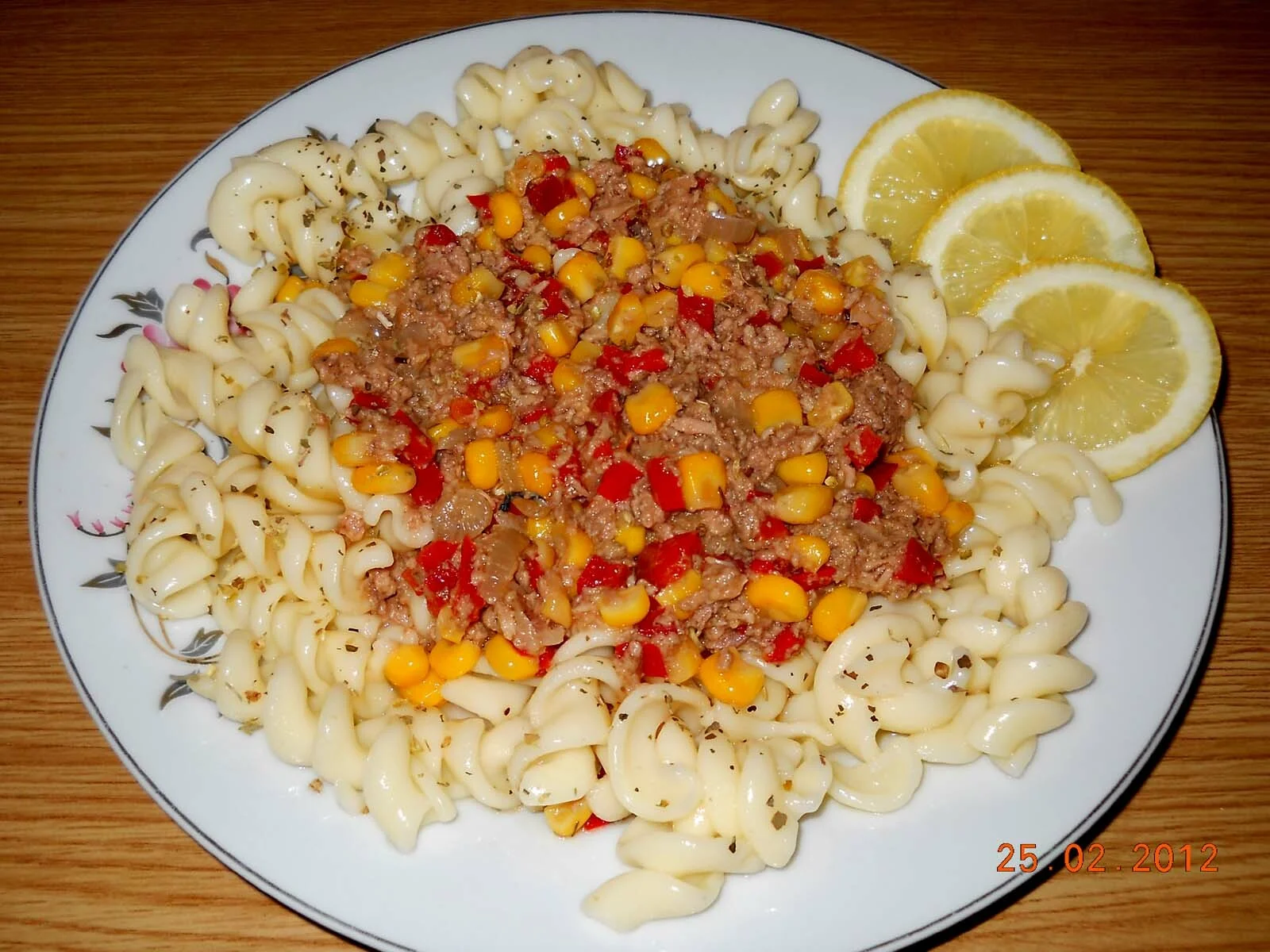 Pasta with tuna and vegetables
