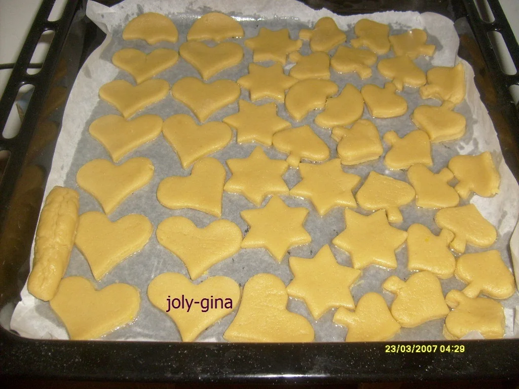 Coffee-flavored biscuits