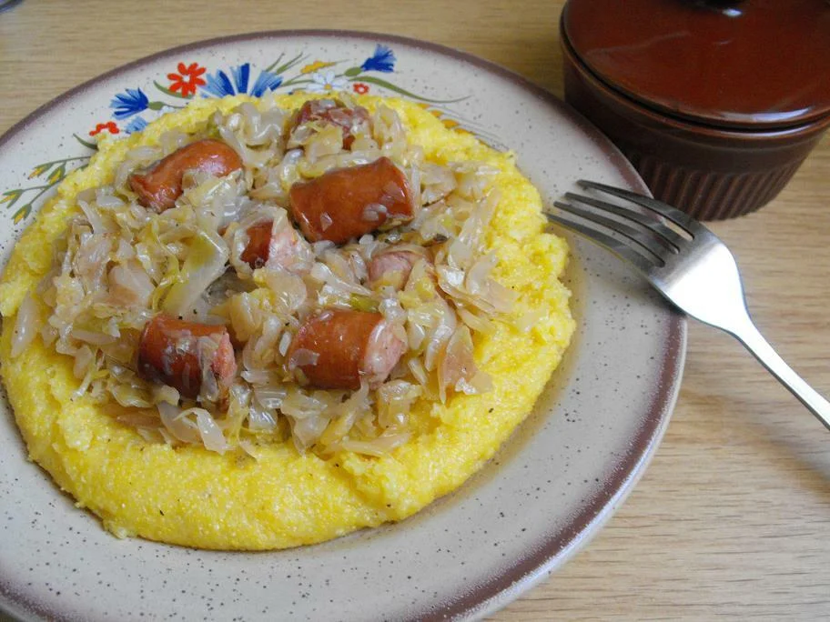 Sautéed cabbage with sausages