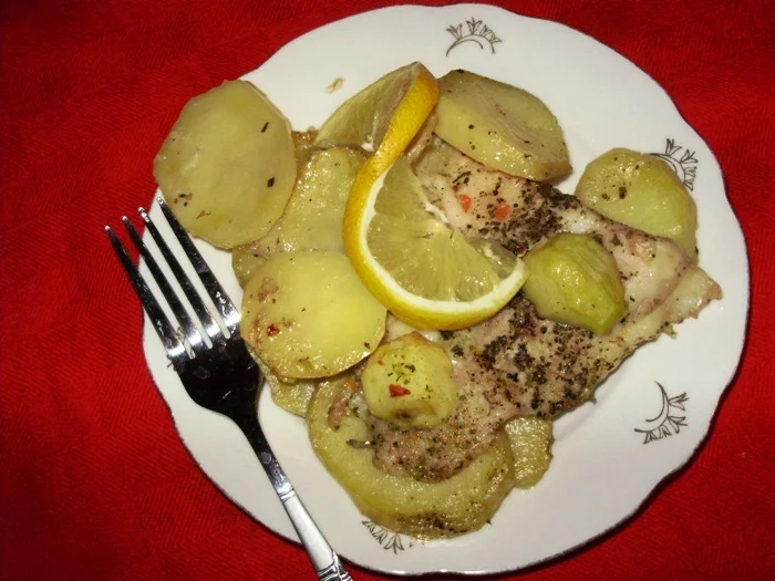 Pangasius fillet with potatoes