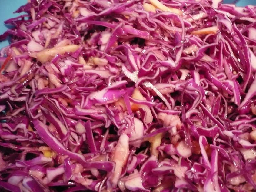 Red cabbage salad