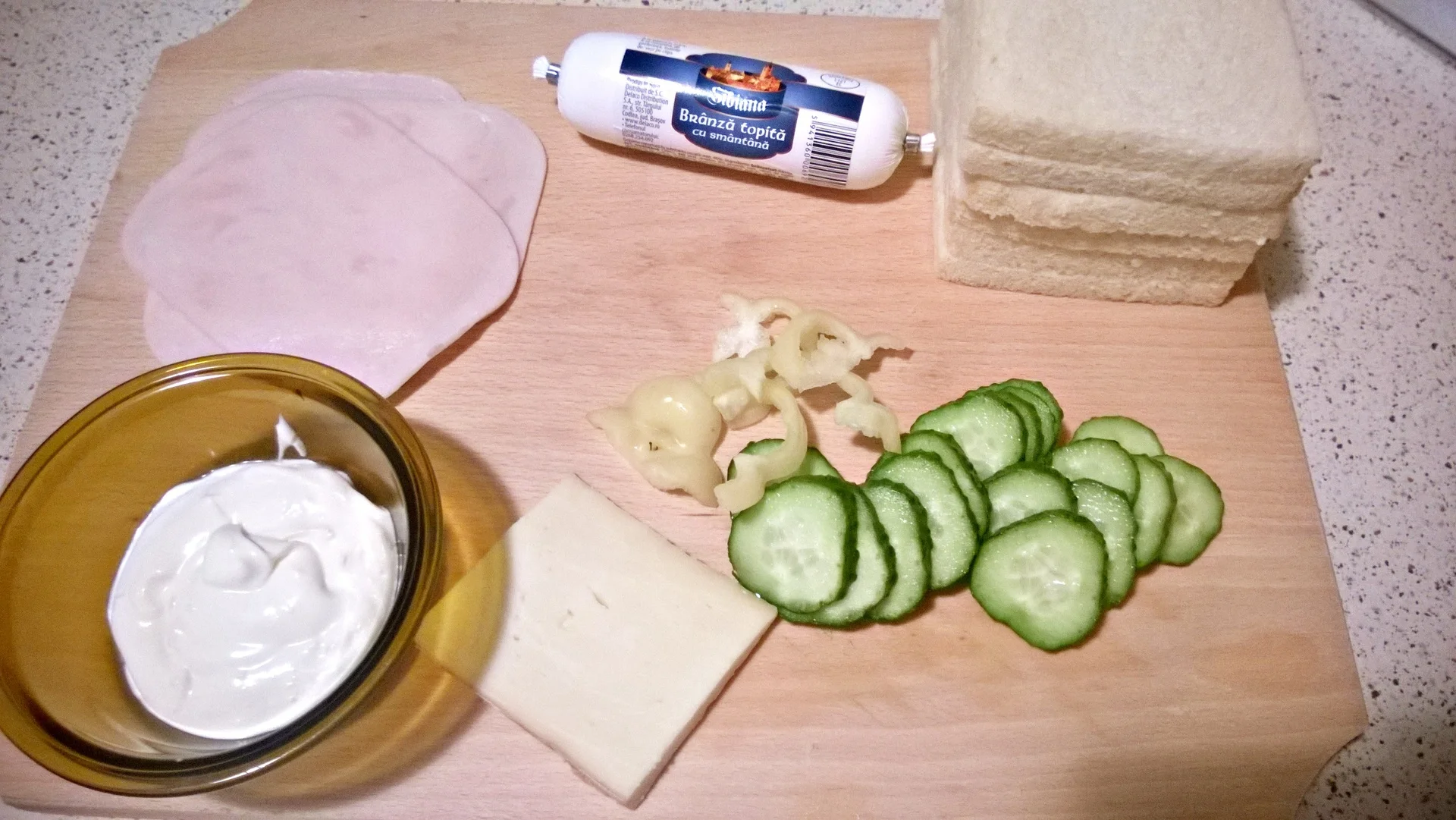 Fluffy sandwich with bread core