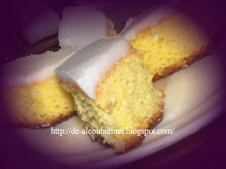 Aromatic sponge cake with lemon glaze