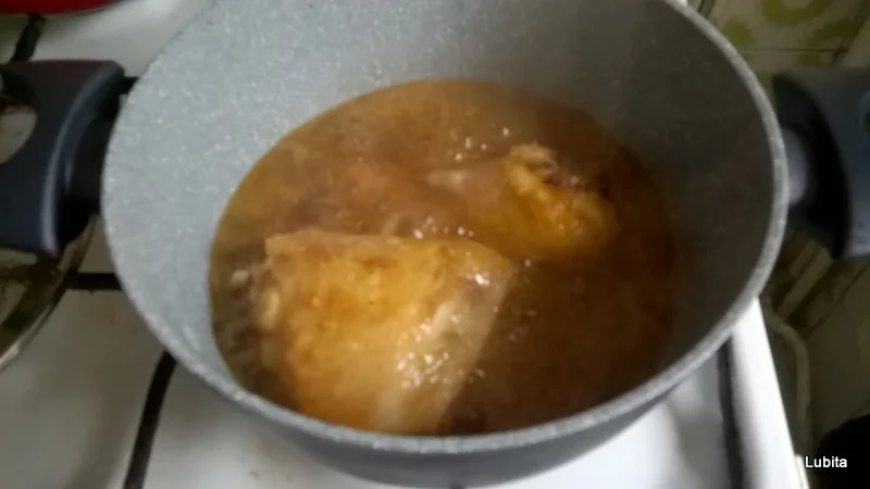 Chicken with wood ear mushrooms