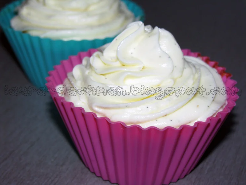 Apple muffins with cream cheese