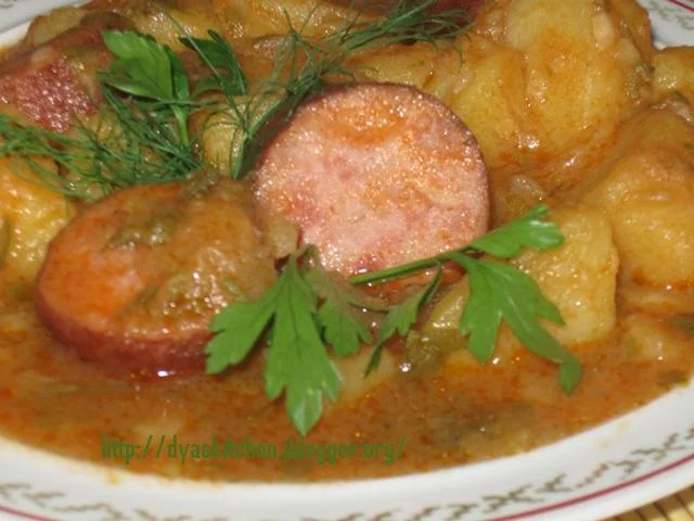 Potato stew with smoked sausages
