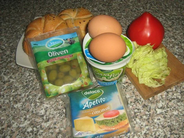 Sandwich with omelette