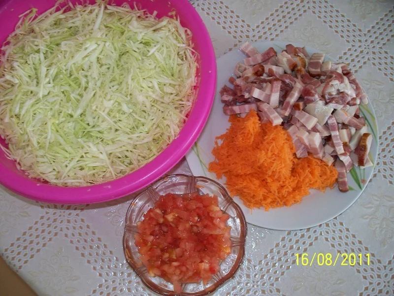 Braised cabbage with kaiser