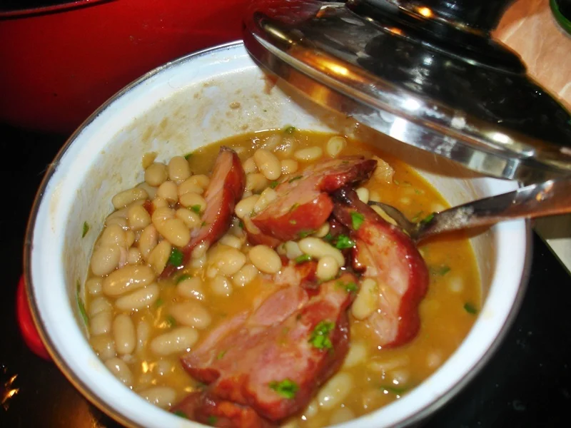 Beans with ham hock