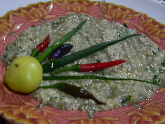 White eggplant salad with yogurt and sesame