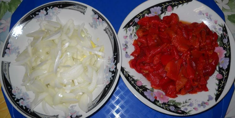 Chicken stew with roasted peppers