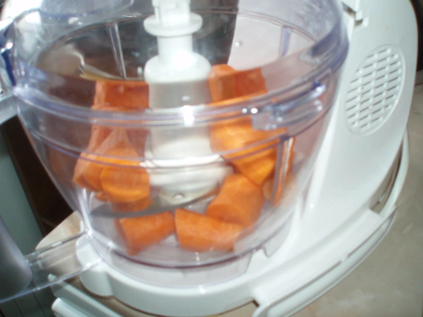 Carrot jam with rose fragrance