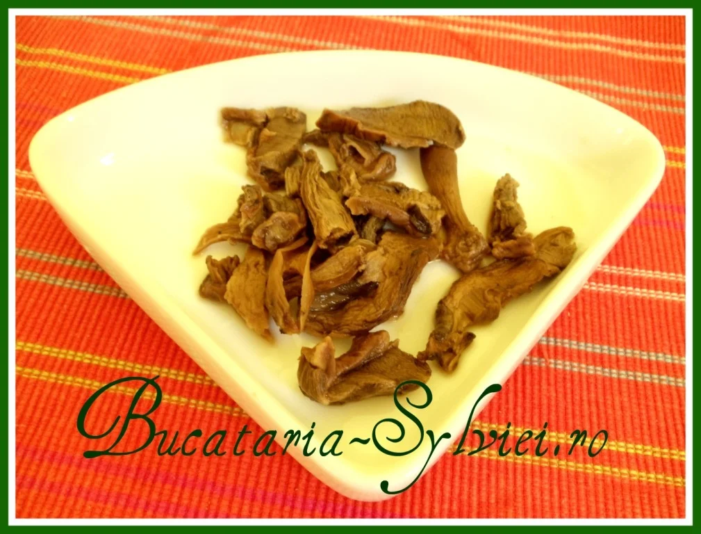Spicy mushroom dish for fasting with grilled polenta