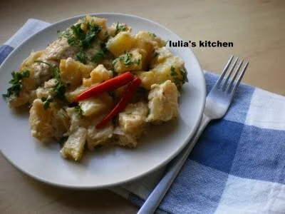Chicken with sour cream and potatoes