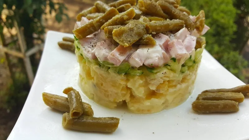 Green bean and ham salad