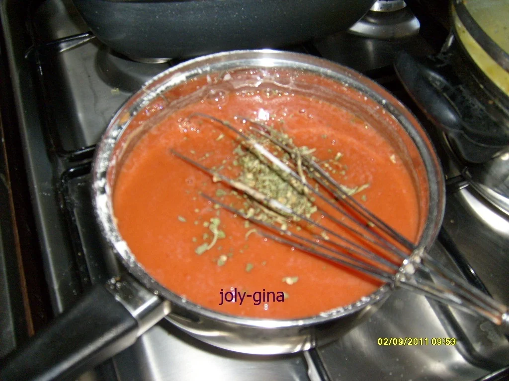 Basil sauce for meatballs